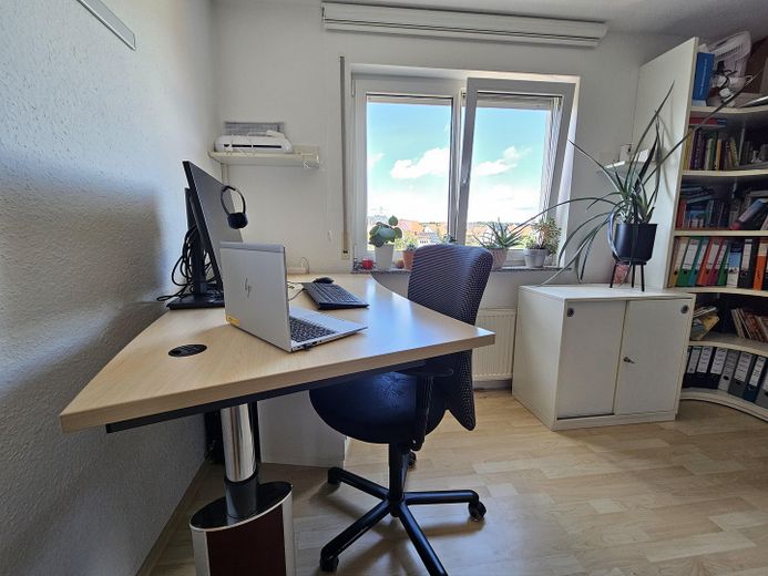 Büro/Kinder-/Schlafzimmer