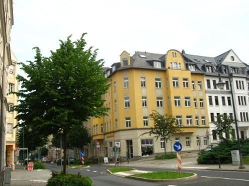 Vollvermietetes und saniertes Renditeobjekt mit Balkonen und Aufzug in zentraler Lage – 20080603_1798_1_1