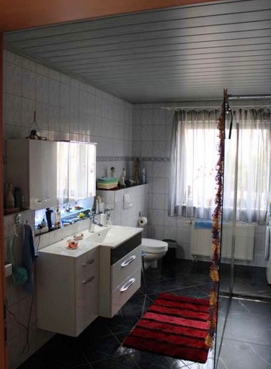 Özel kişiden: Ayrı bir daireli modern ev – Fotoğraf 5