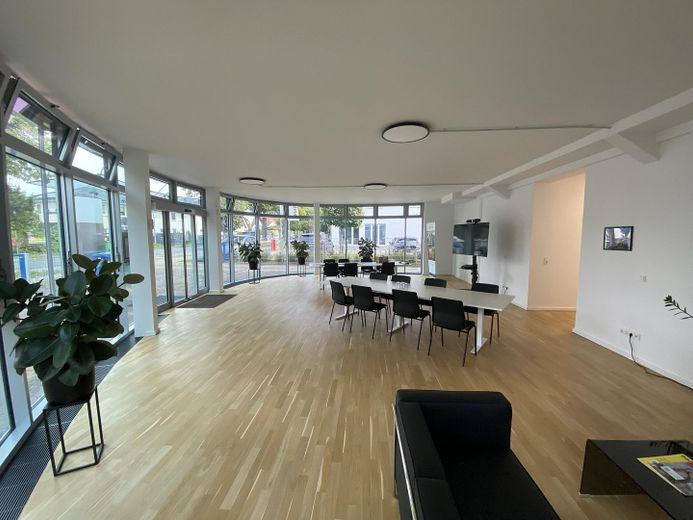 Interessante proprietà ad uso ufficio con potenziale di rendimento in una posizione molto richiesta a Schönefeld Großziethen – Erdgeschoss Mietfläche