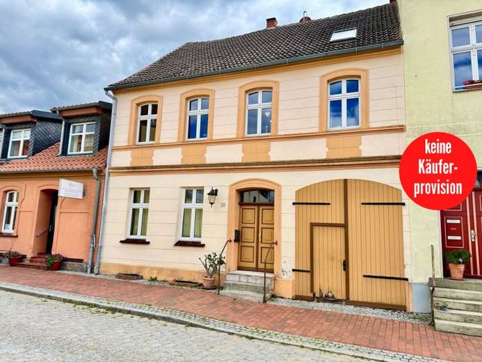 HORN IMMOBILIEN ++ Dom mieszkalny z dwoma lokalami mieszkalnymi i działką ogrodową nad jeziorem w Penkun – Zdjęcie 1