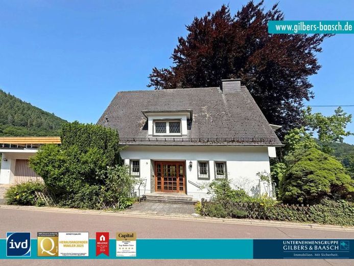 Einfamilienhaus mit Doppelgarage, Wintergarten und großzügigem Raumangebot – Foto 1
