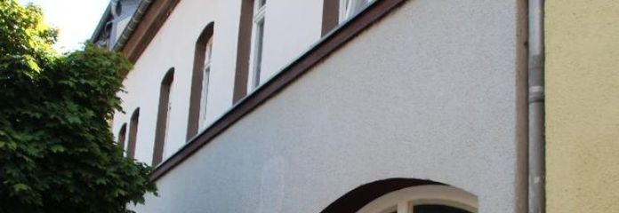 Direkt am Markt ! Gut erhaltenes WGH mit Garage, Sauna uvm. - Prov.Frei.