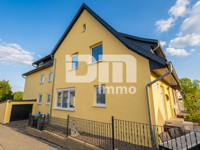 Vielseitiges Immobilien-Ensemble mit 2 modernisierten Haushälften + Carport und Garten/Terrasse – Foto 1
