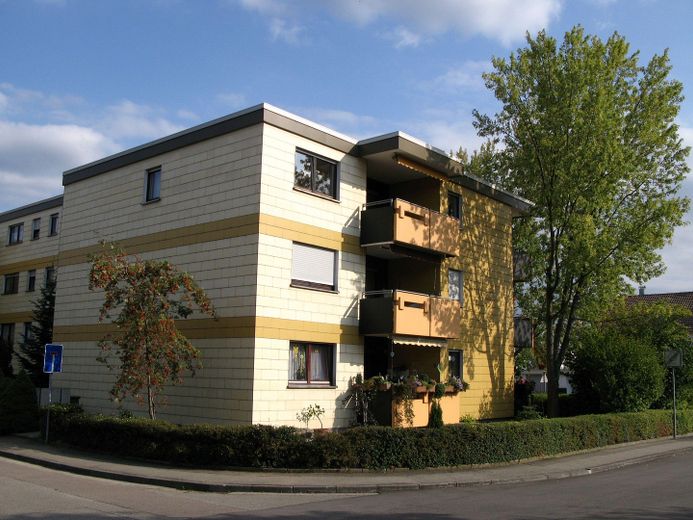 Besondere Gelegenheit: Freundliche 4-Zimmer Wohnung mit TG-Stellplatz in Steinheim am Albuch – Aussenansicht