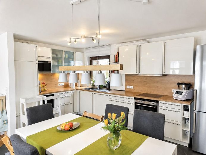Hausalternative: 160 m², 5 Zi., Panorama-Terrasse – Küche
