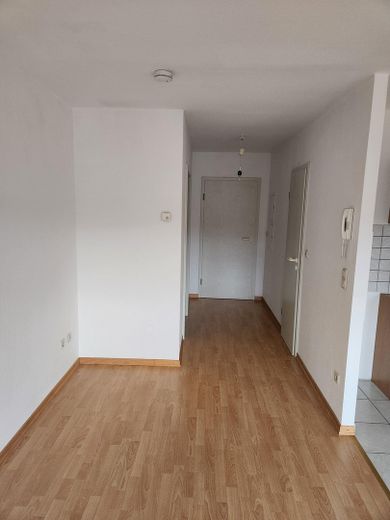 Gemütliche Dachgeschosswohnung in Mühlhausen zur Vermietung – Flur