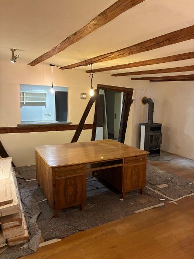 Appartement ancien de 2 pièces entièrement rénové à Stuttgart-Plieningen – Wohn- Essbereich