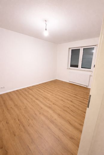 3-Zimmer Wohnung (64m²) mit Terasse und Gartenmitbenutzung in Puderbach zu vermieten, renoviert – Schlafzimmer