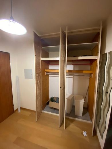 Großzügige 1-Zimmer Wohnung mit Balkon und Garage in Bornheim-Waldorf – Einbauschrank