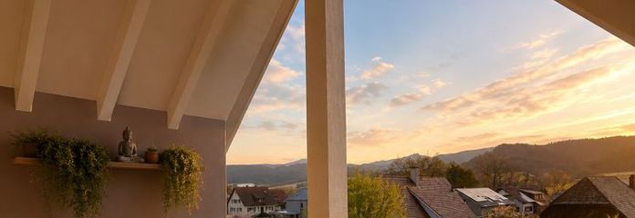 Dachgeschosswohnung mit 4 Zimmern und Loggia – Hohe Decken mit wunderschöner Aussicht