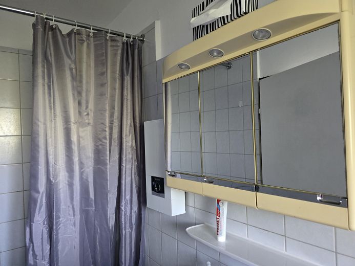 Appartement mit Wintergarten in Langenfeld-Zentrum – Bad1