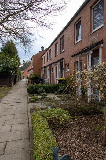 Charmantes Reihenmittelhaus unrenoviert in Zeven – Wohnsiedlung