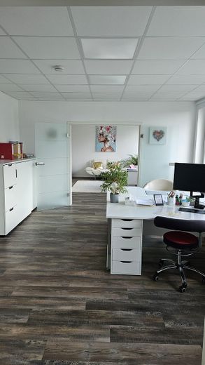 Helle und frisch sanierte Büroetage zu vermieten – Büro 2