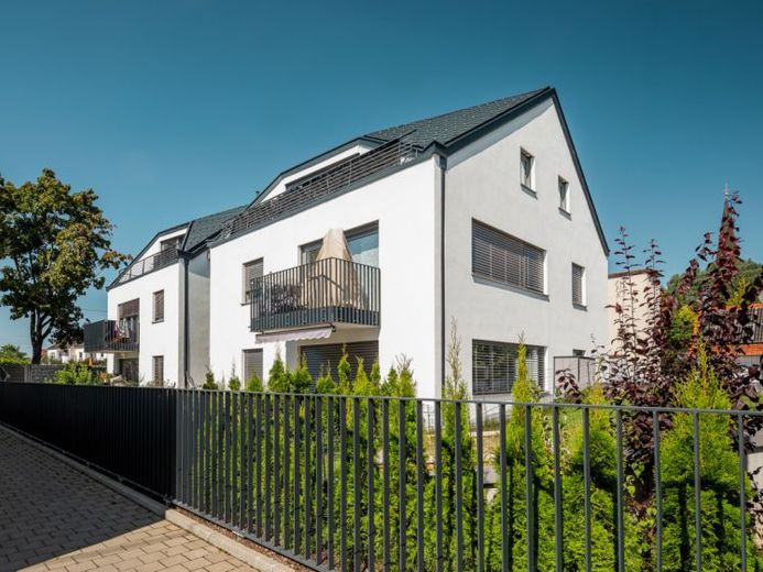Moderne 3-ZKB mit EBK, Balkon und TG-Stellplatz in der Hammerschmiede – Foto 1