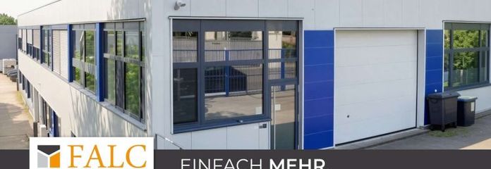 Moderne Gewerbehalle mit Produktionsfläche, Bürobereichen und Betriebswohnung