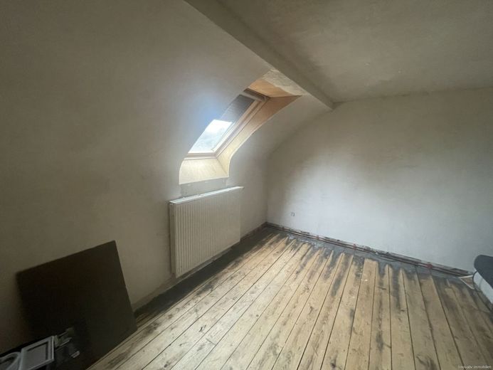 Modernisiertes Einfamilienhaus in idyllischer und ruhiger Lage von Dudweiler – DG Raum 1