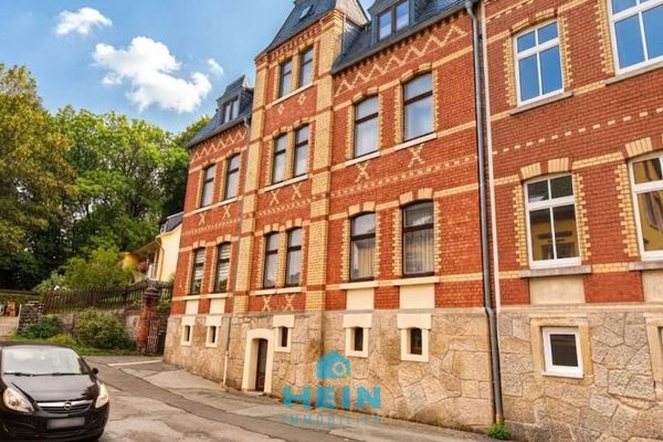 Quattro unità abitative sotto lo stesso tetto – ideale per proprietari che intendono abitare nell’immobile e investitori