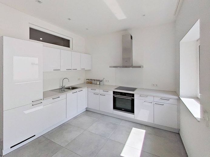 ++ Terraza incluida: Amplio piso de 2 habitaciones con cocina equipada moderna ++ – Ansicht I: Küche