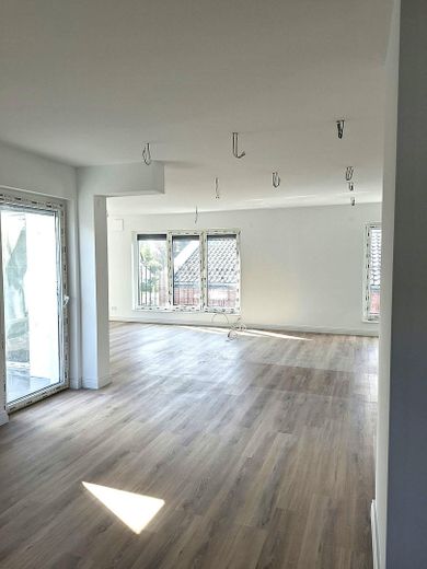 Wohntraum am Stadtrand von Wedel - Penthousewohnung mit zwei Dachterrassen – Wohnbereich/Küche