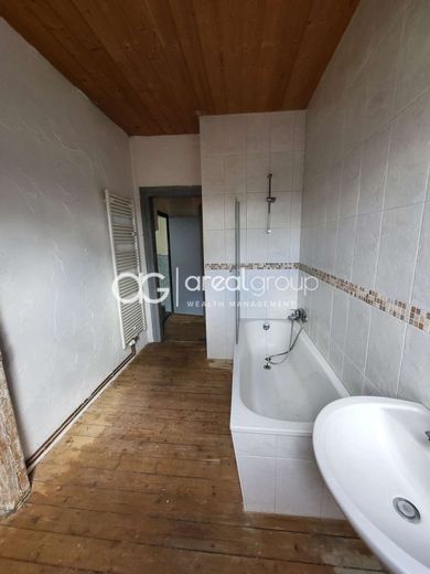 Helle DG-Wohnung mit Balkon und besonderem Flair – Badezimmer