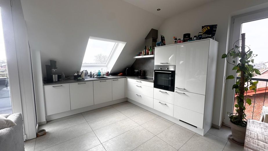 Exklusive 4-Zimmer-Wohnung mit großem Balkon – Foto 3