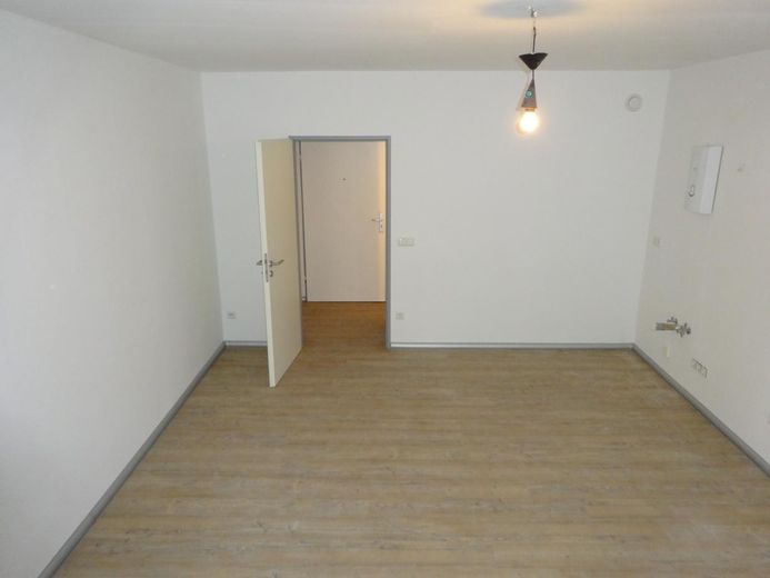 1-Zimmer-Apartment in Berlin Tempelhof - perfekt für Studierende – Wohnzimmer (leer)