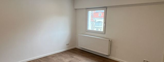 Kernsanierte 3-Zi-Wohnung mit Klimaanlage, Stellplatz & Garten, provisionsfrei – Zimmer 2