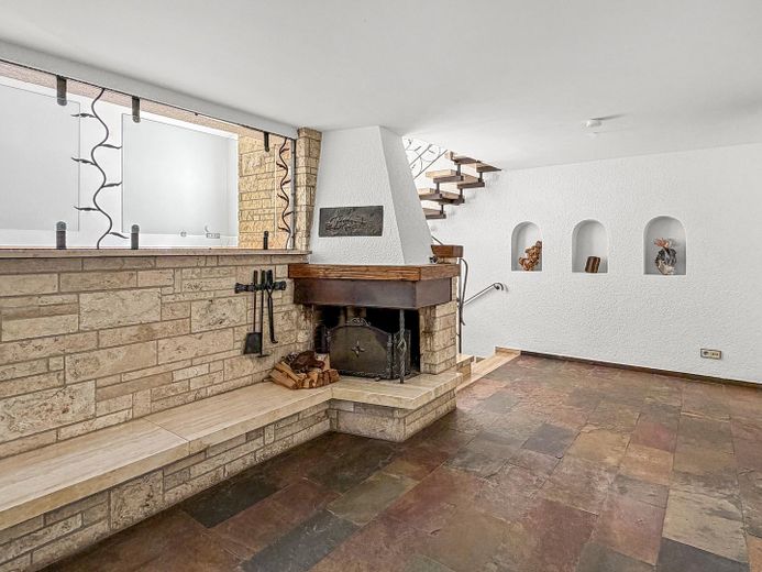 Heilbronn-Ost Bestlage: Architektenhaus mit Einliegerwohnung & Garten – Kaminzimmer