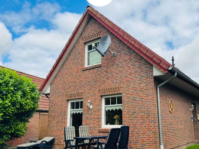 Schmuckes Einfamilienhaus mit Gartenidyll in ruhiger Lage – Foto 1
