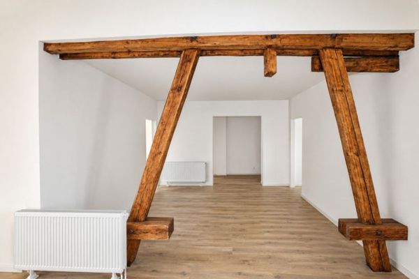 Kernsaniert auf Neubauniveau: Moderne 4-Zimmer-Dachgeschosswohnung mit überdachter Dachterrasse