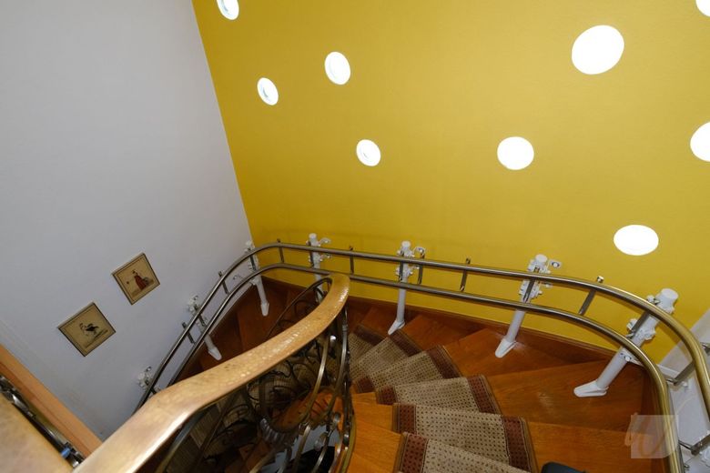 184 m² Wohnfläche, 715 m² Grundstück, Garten &amp; Terrasse - Ihr neues Familienzuhause – Treppenaufgang