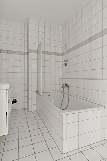 Wohnen in der Altstadt
Großartige 3-Raumwohnung mit Balkon! – Badezimmer