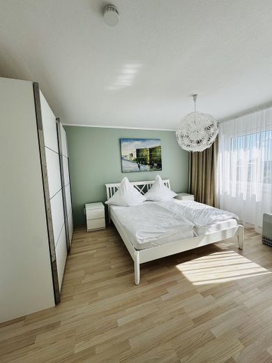 Affascinante appartamento ammobiliato di 2,5 locali a Monaco-Hadern - luminoso e tranquillo – Schlafzimmer