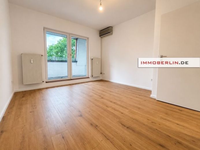 IMMOBERLIN.DE - Frisch sanierte Dachgeschosswohnung mit Sonnenterrasse in gefragter Steglitzer Lage – Foto 1