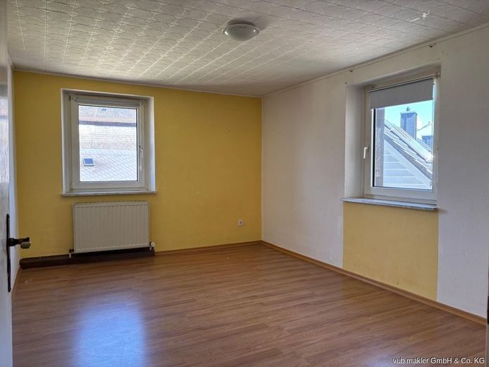 Mehrfamilienhaus mit 4 Einheiten - attraktives Sanierungsobjekt mit steuerlichen Vorteilen – VUB0002398-9