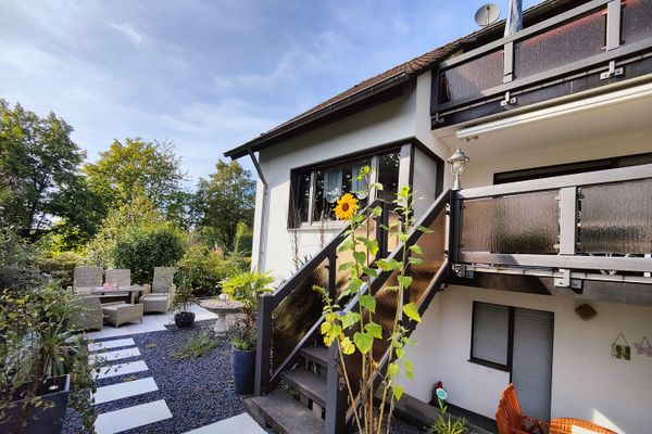 Dreifamilienhaus im Grünen mit großem Grundstück