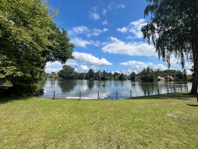 Baugrundstück für Einfamilienhaus mit großem Garten in ruhiger Lage nahe See im Berliner Umland – Miersdorfer See
