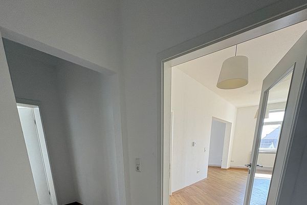 Geniş ve ulaşım bağlantıları iyi olan Bremerhaven-Lehe'de 3 odalı daire