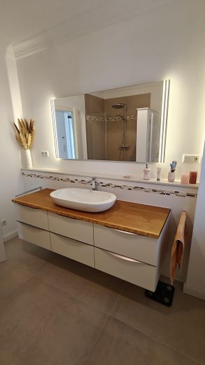 Luxuriöser Bungalow direkt an der Landesgrenze zu Schwanewede – Gäste WC