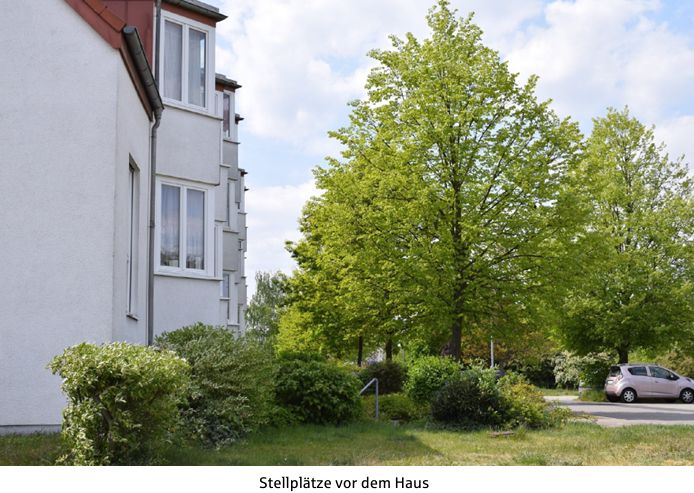 Stellplätze vor dem Haus