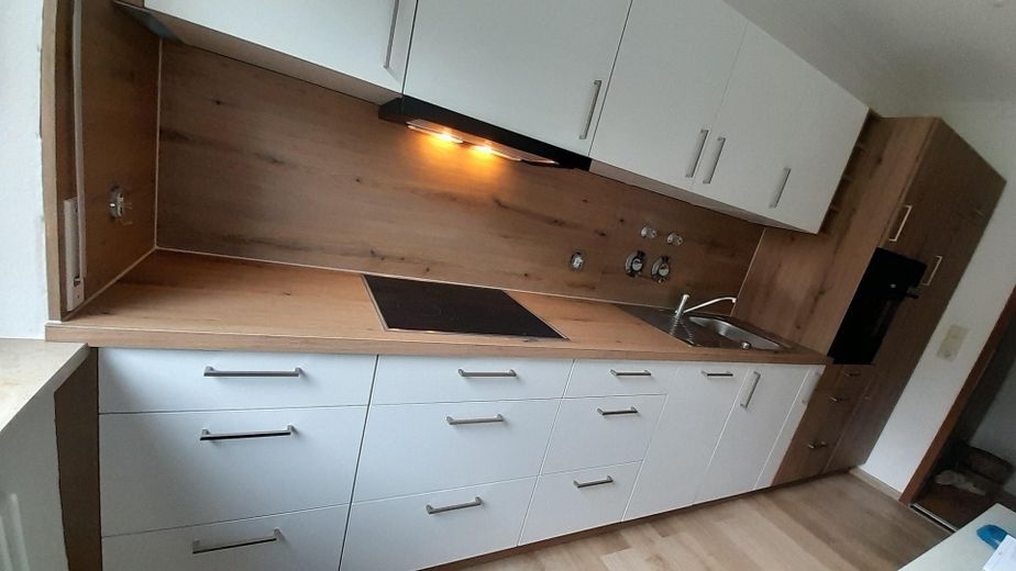 Attraktive und ruhige Wohnung in 95138 Bad Steben. – Küche 01