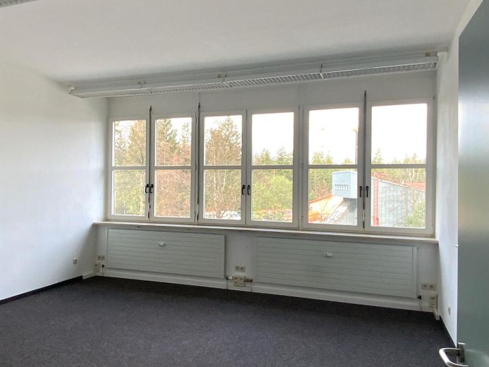CoWorking in Gemeinschaftsbüro 12 oder 25 m2 – Raum 25 m2