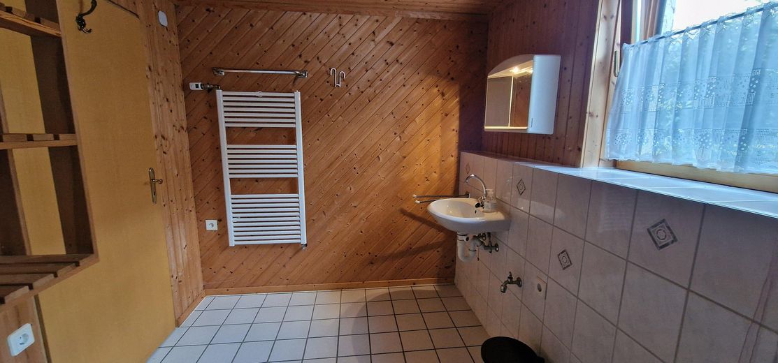 Schönes Freistehendes Haus in Bad Sachsa-Steina – UG Duschbad_Bild 3