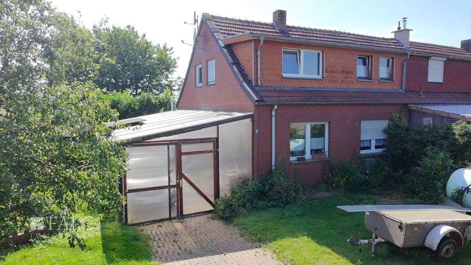 Reihenendhaus im Außenbereich mit Blick ins Grüne ***PROVISIONFREI**** – Außen ansicht Drohne
