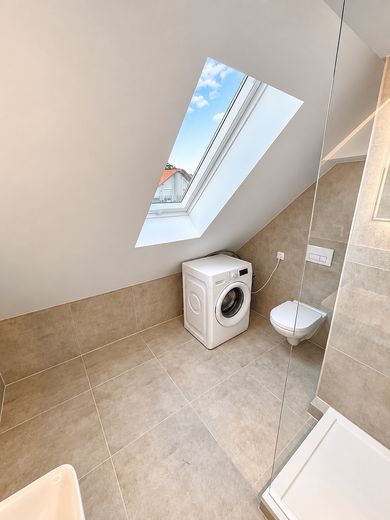 3-Room Attic Apartment | First Occupancy After Renovation – Waschmaschine