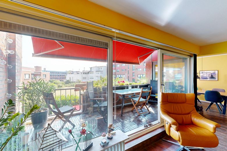 Lichtdurchflutete 4-Zimmer-Wohnung mit 138 m², inkl. Tiefgarage und Balkon in Hamburg-Bergedorf – Balkon