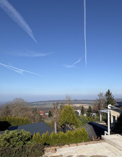 Panoramablick inklusive - Ihr neues Zuhause mit Weitblick – Ausblick von der Terrasse