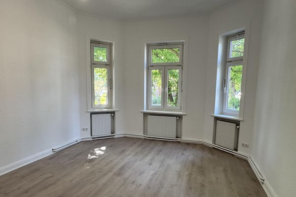 Vers gerenoveerd vierkamerappartement in een oud gebouw