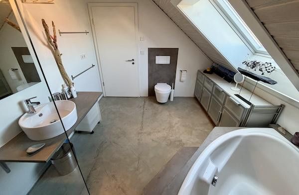 Badezimmer im OG